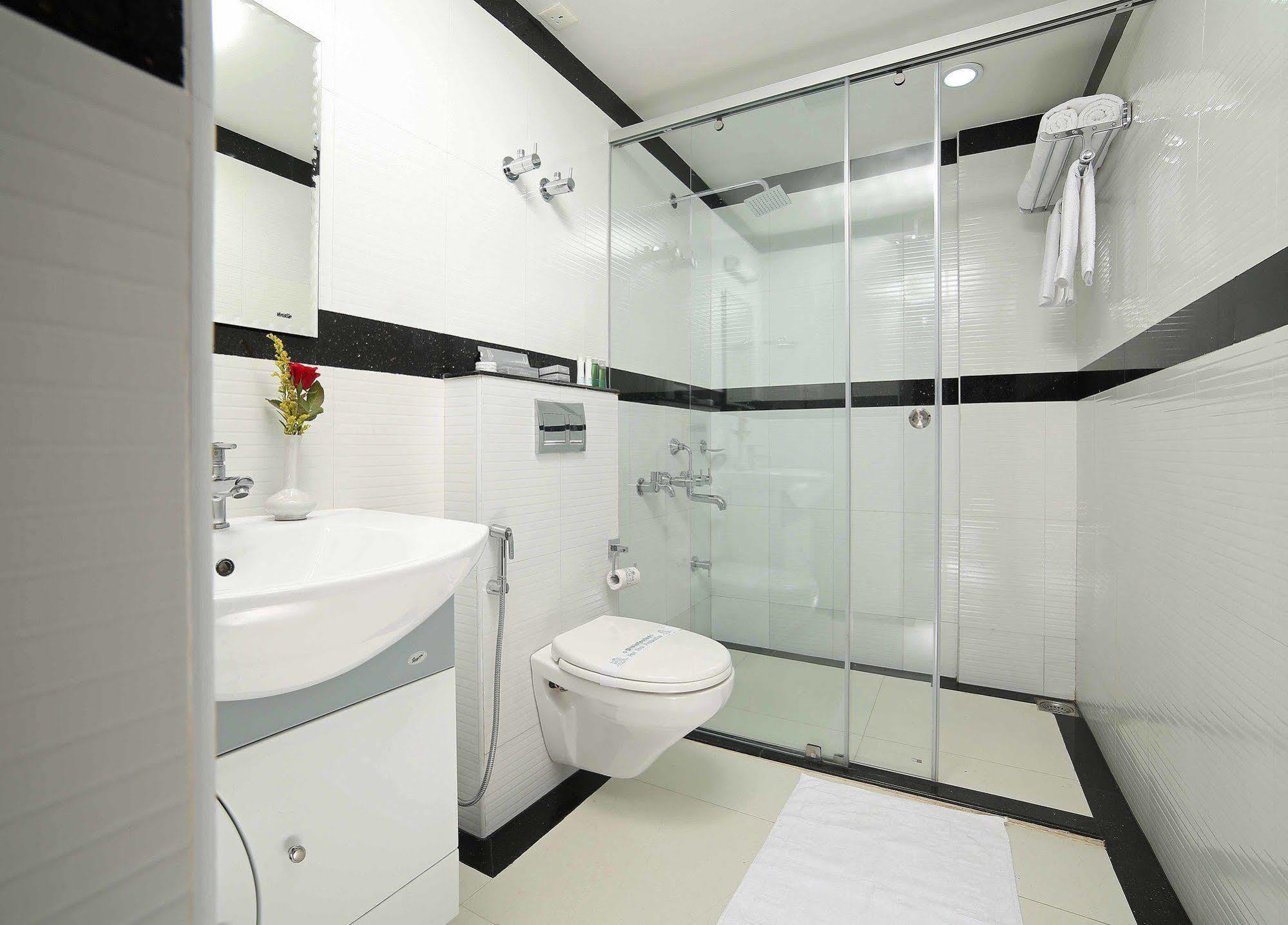 Elysium Garden Hotel Munnar Bagian luar foto