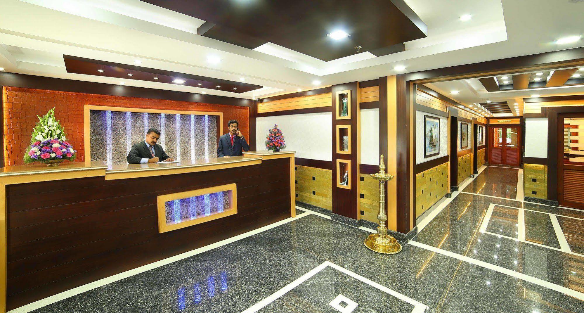 Elysium Garden Hotel Munnar Bagian luar foto