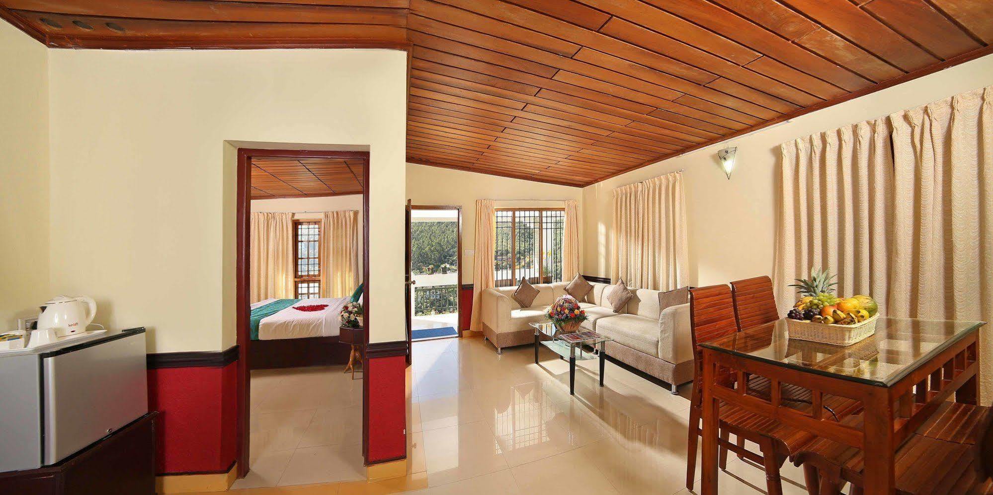 Elysium Garden Hotel Munnar Bagian luar foto